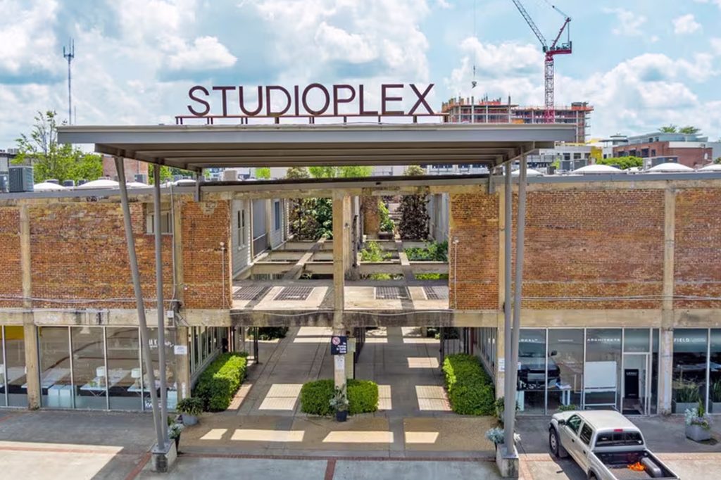 Studioplex Entry