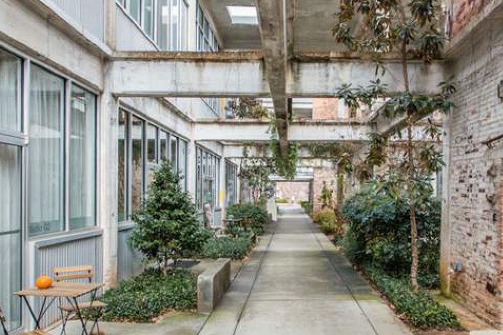 Studioplex Open Air Walkway